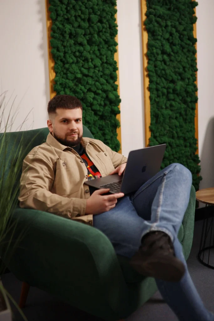 официальный партнер амо срм